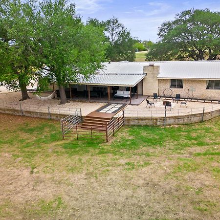 Farm Retreat With Jacuzzi, Fire Pit, Mini Goats, Mini Ponies And Mini Cows Villa San Marcos Ruang foto