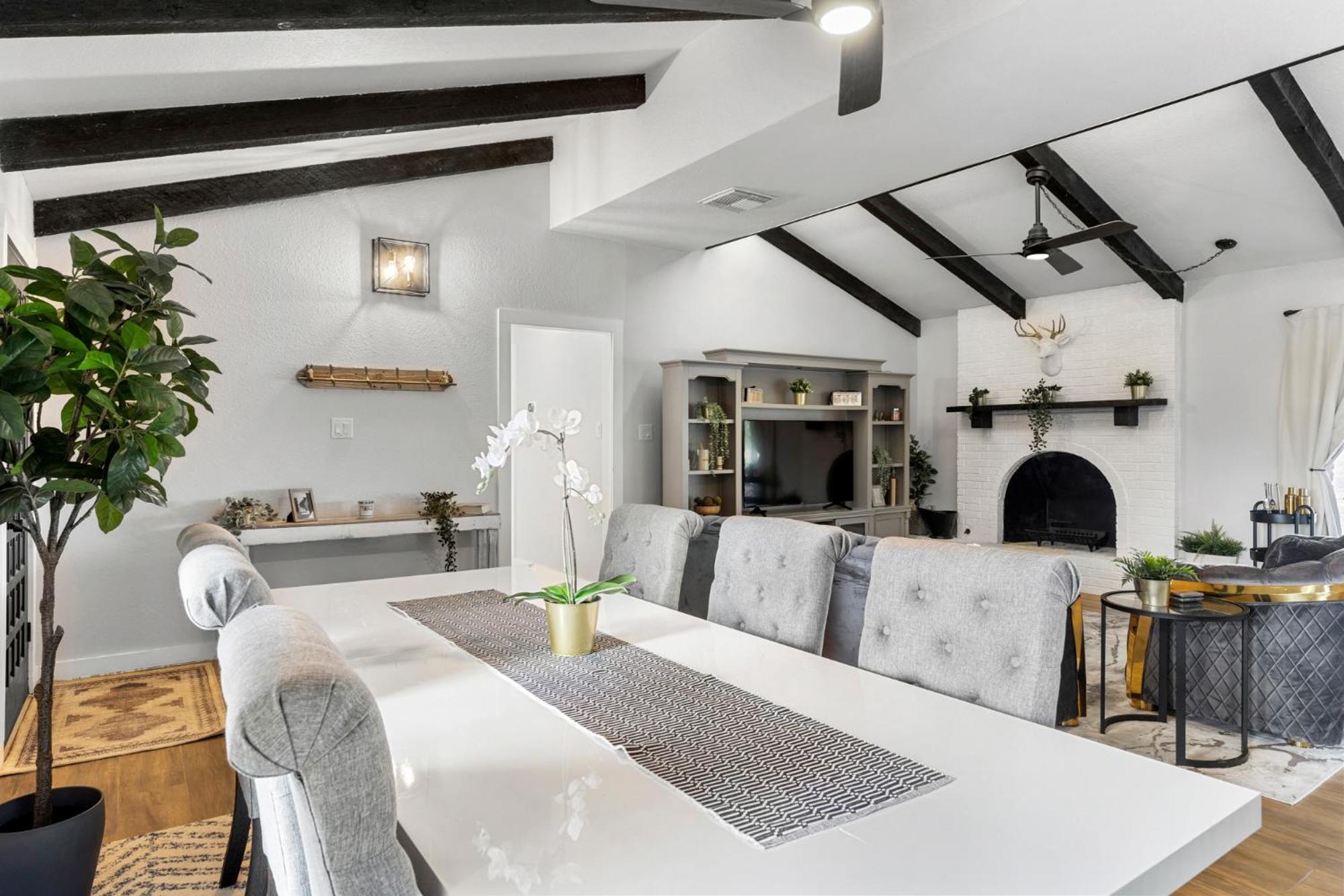 Farm Retreat With Jacuzzi, Fire Pit, Mini Goats, Mini Ponies And Mini Cows Villa San Marcos Ruang foto