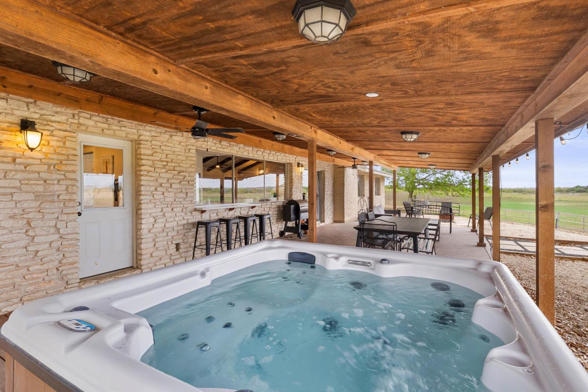 Farm Retreat With Jacuzzi, Fire Pit, Mini Goats, Mini Ponies And Mini Cows Villa San Marcos Ruang foto